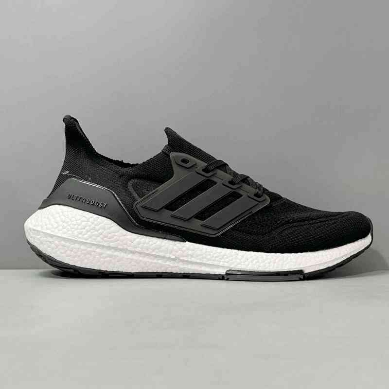 HG版本 UB23 黑灰FY0402 阿迪达斯三叶草 adidas UlT 抗扭转 网布织物 低帮 马拉松跑步鞋女款 黑灰