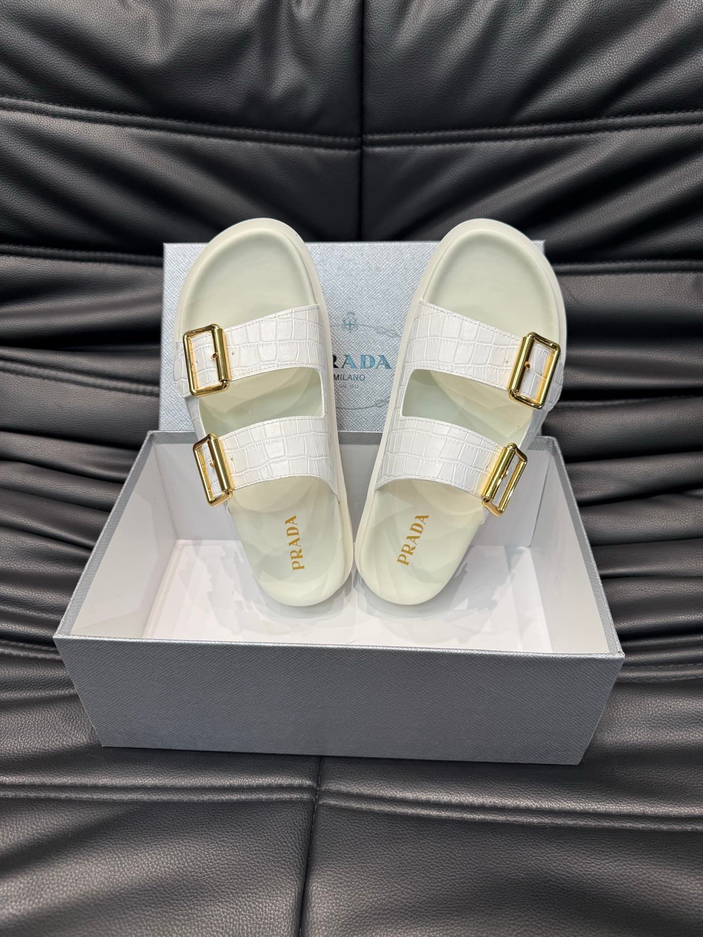prada-slippers_13_3.jpg