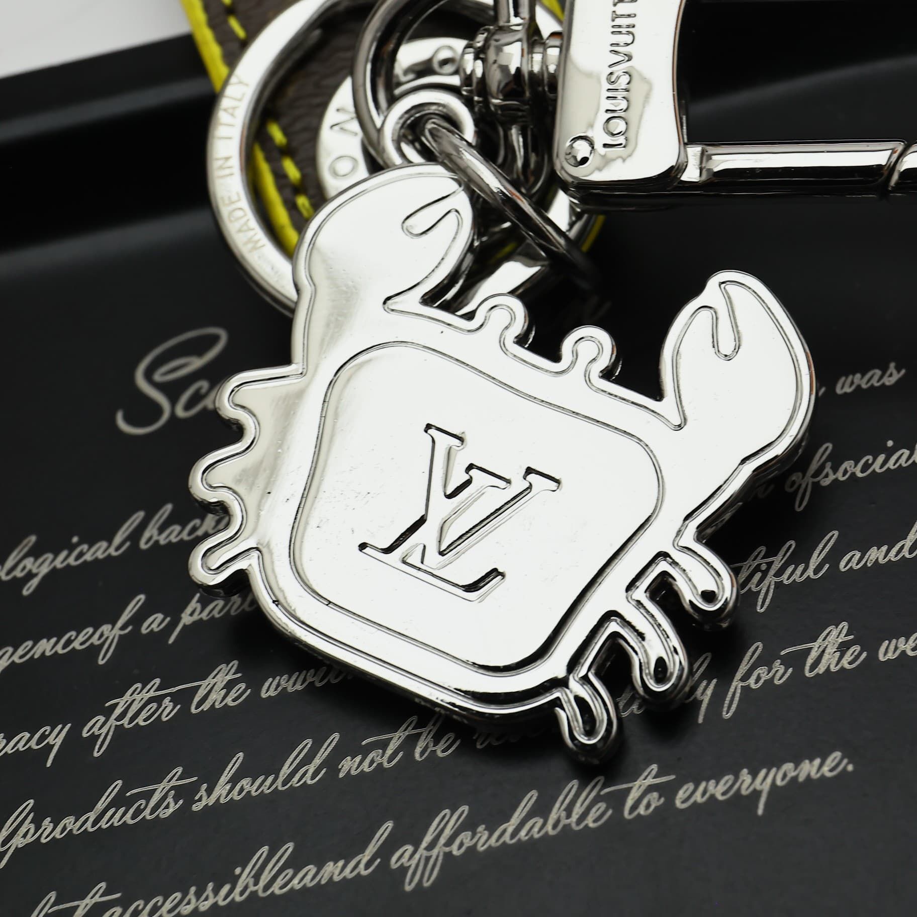 lv-clasp_34_3.jpg