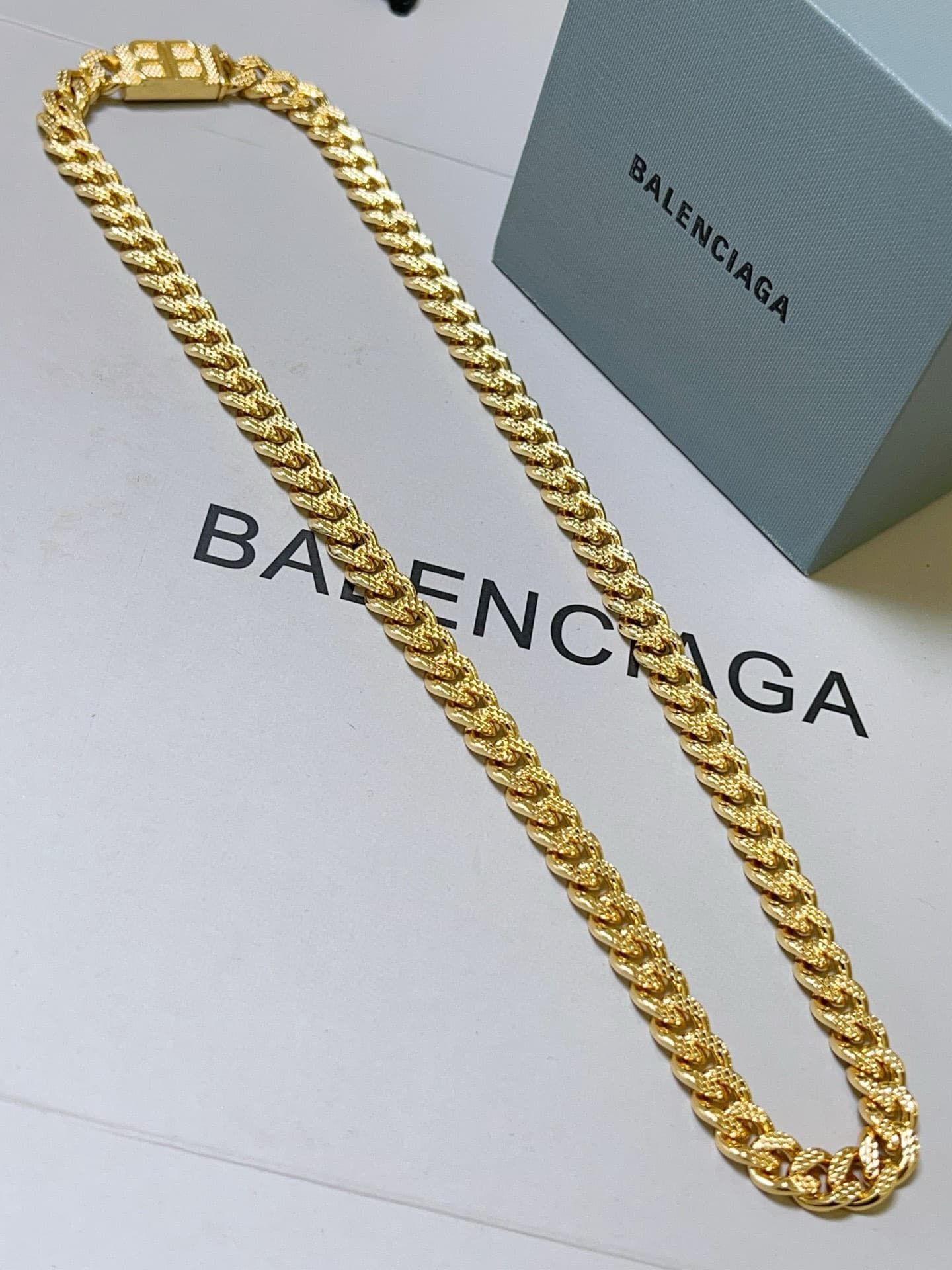 balenciaga-necklace_42_7.jpg