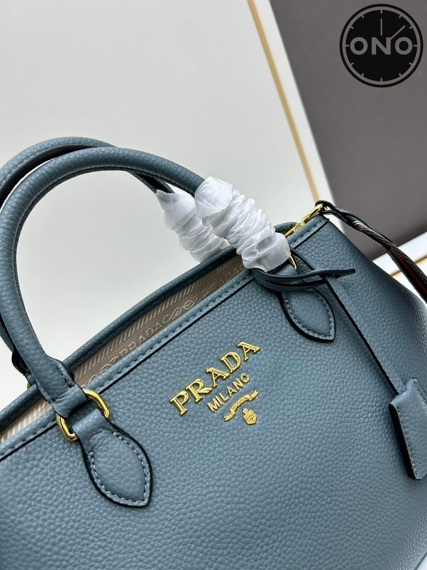 prada_women_73_3.jpg