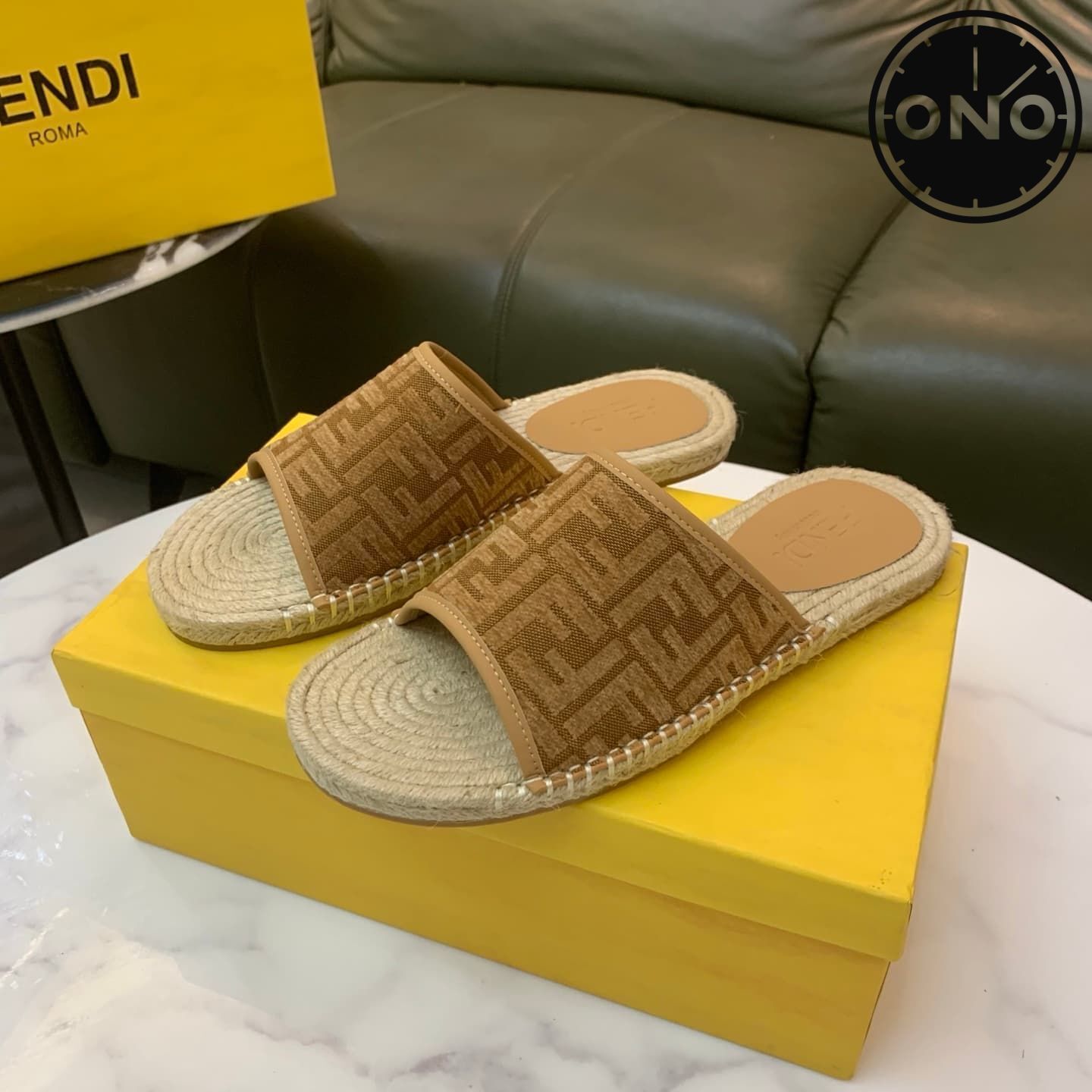 fendi-slippers_23_2.jpg