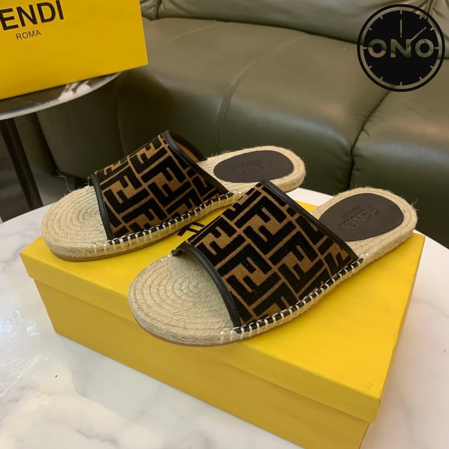 fendi-slippers_26_2.jpg