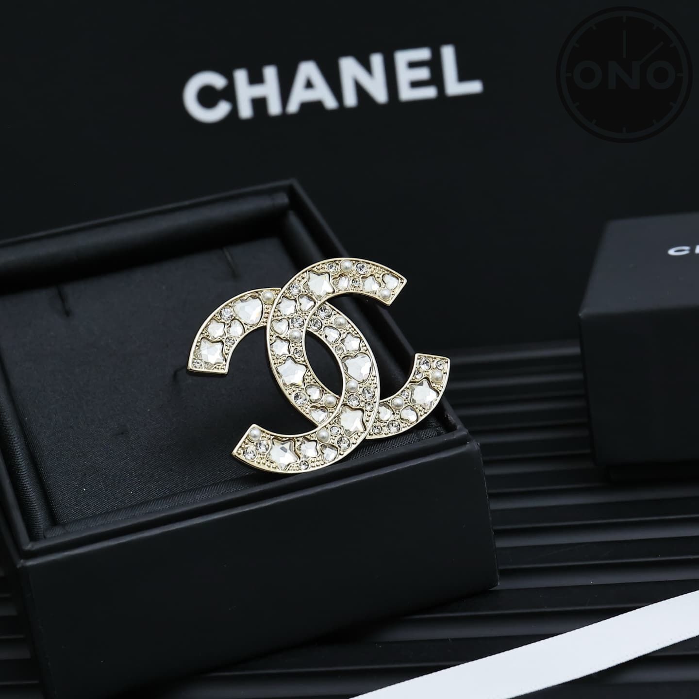 chanel-brooch_14_2.jpg