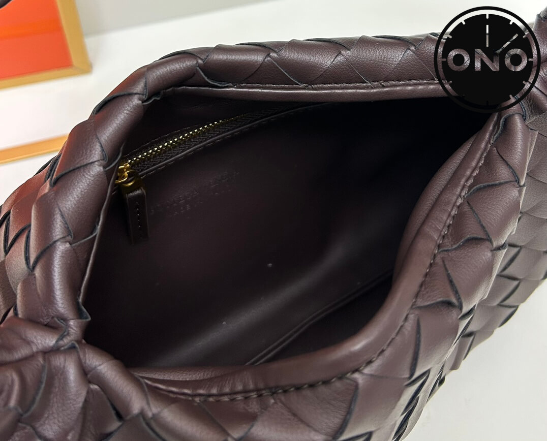 bottega_veneta_women_50_6.jpg