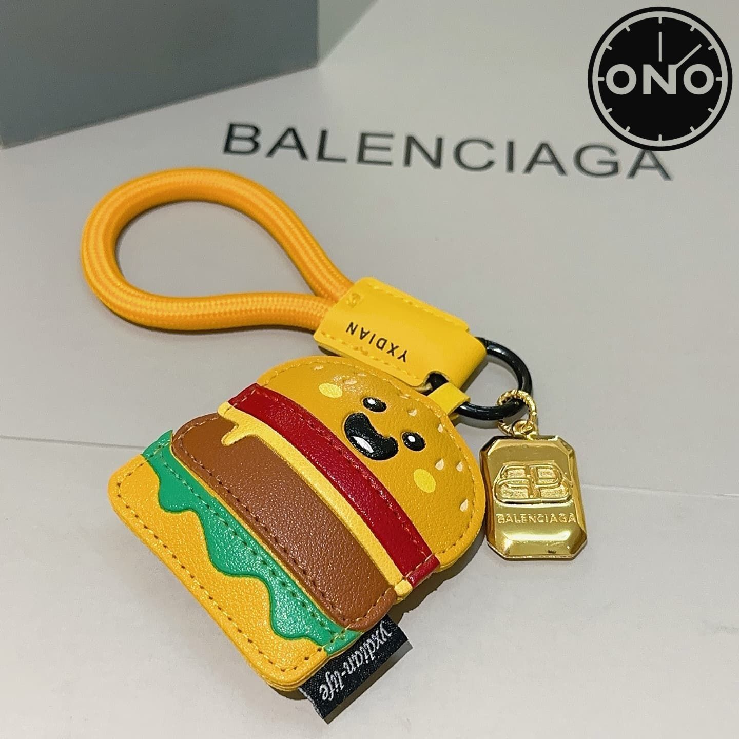 balenciaga-clasp_3_2.jpg