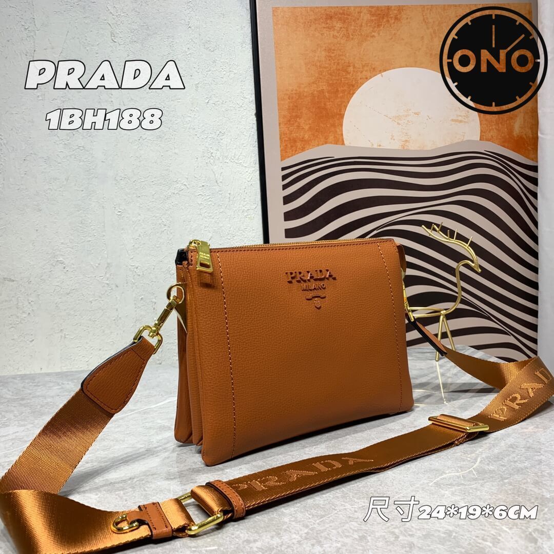 prada_women_152_1.jpg