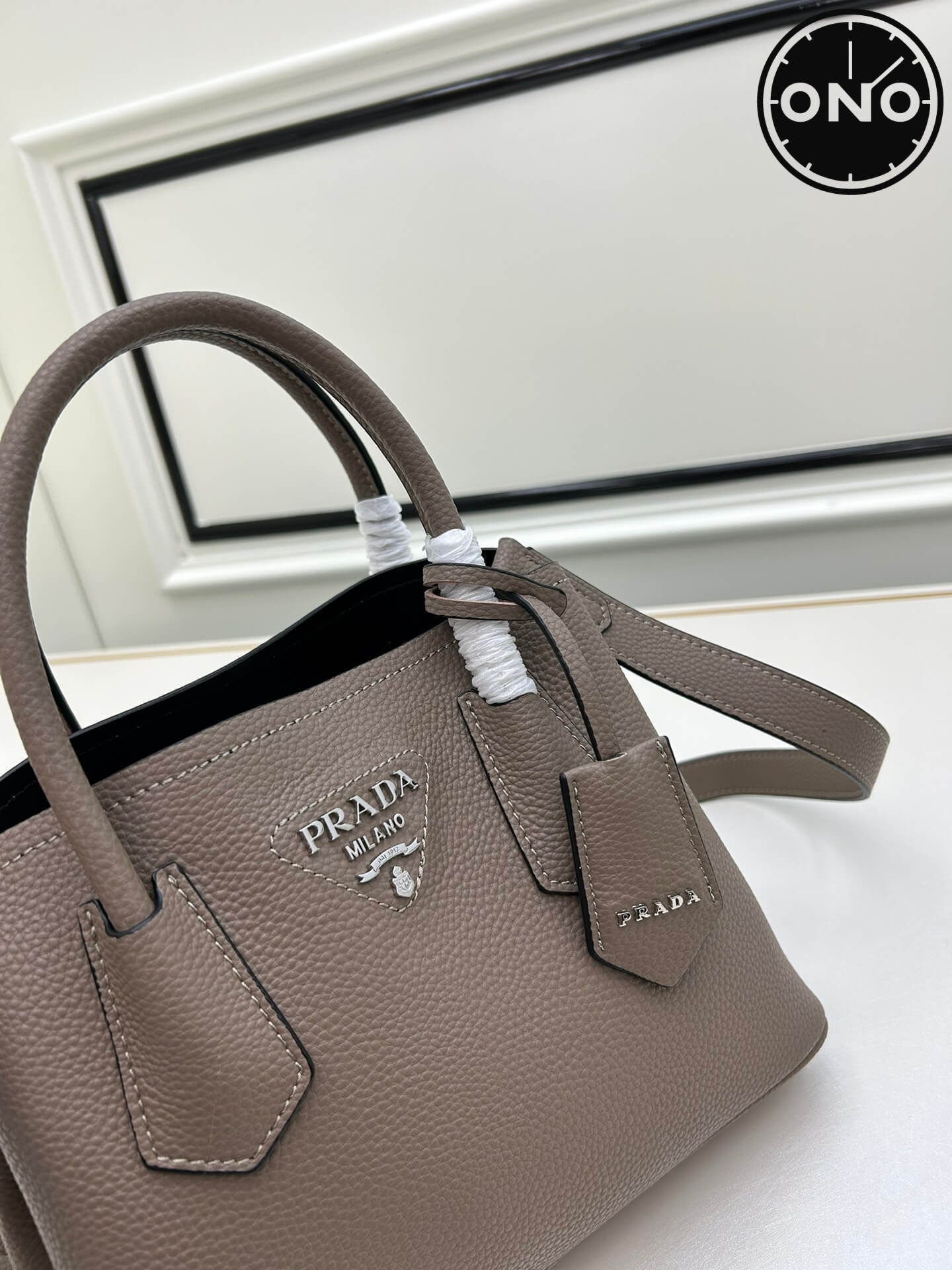 prada_women_86_3.jpg
