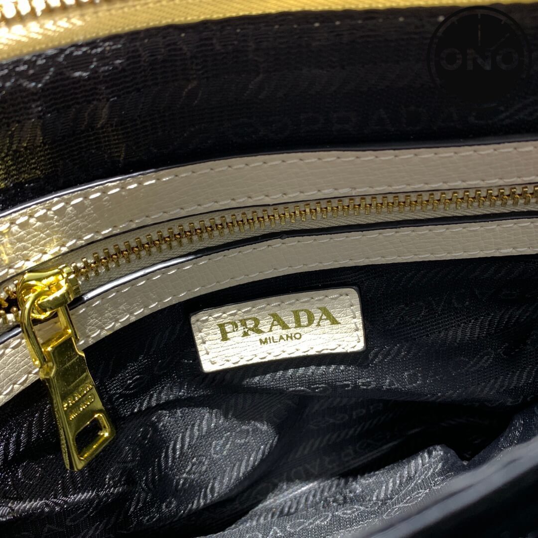 prada_women_153_8.jpg