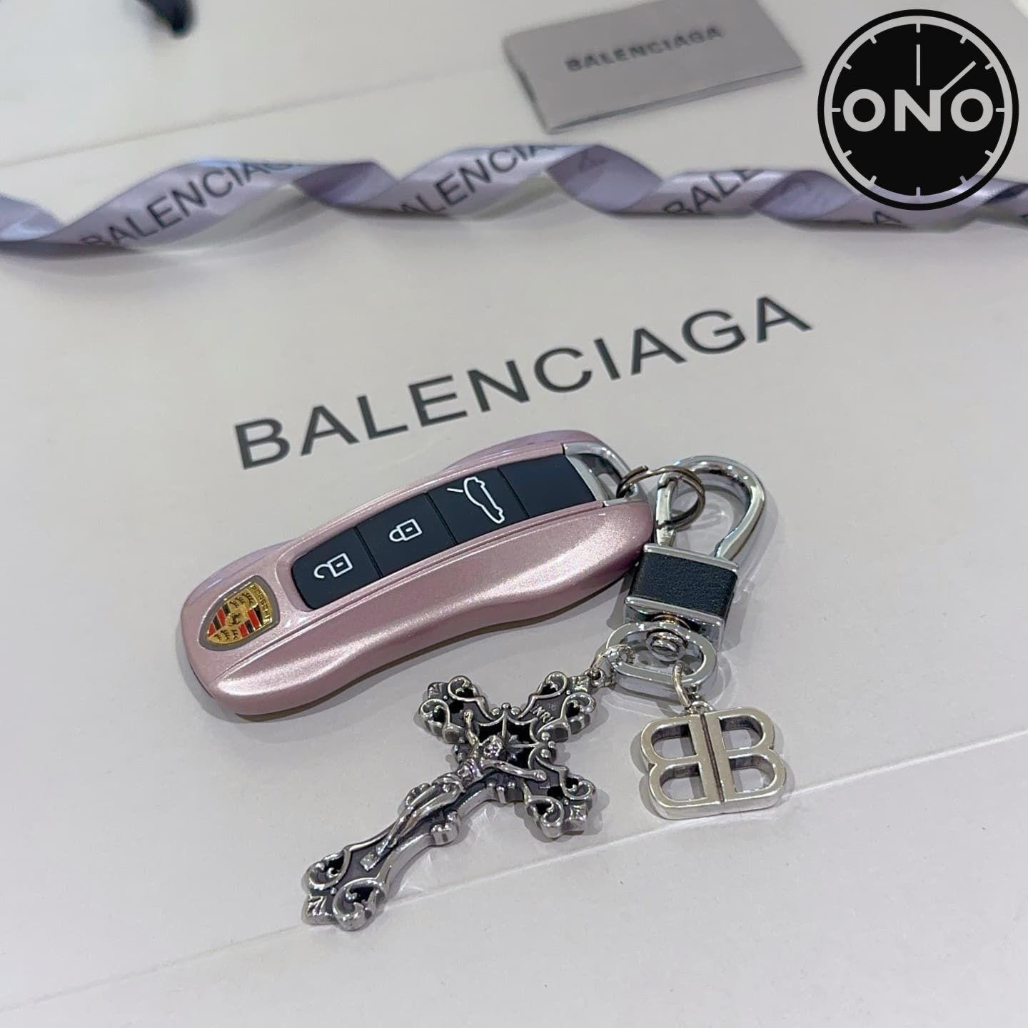 balenciaga-clasp_87_4.jpg