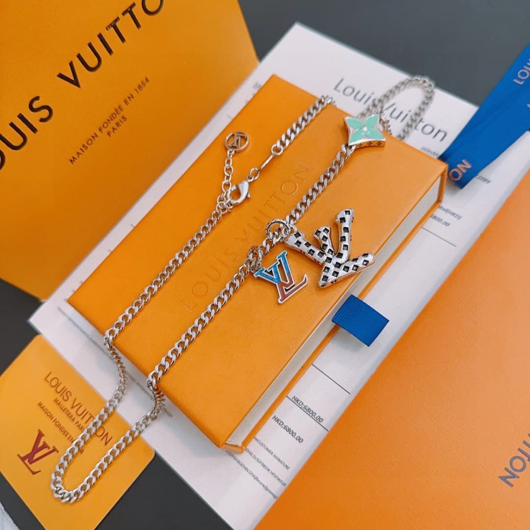 lv-necklace_14_1.jpg