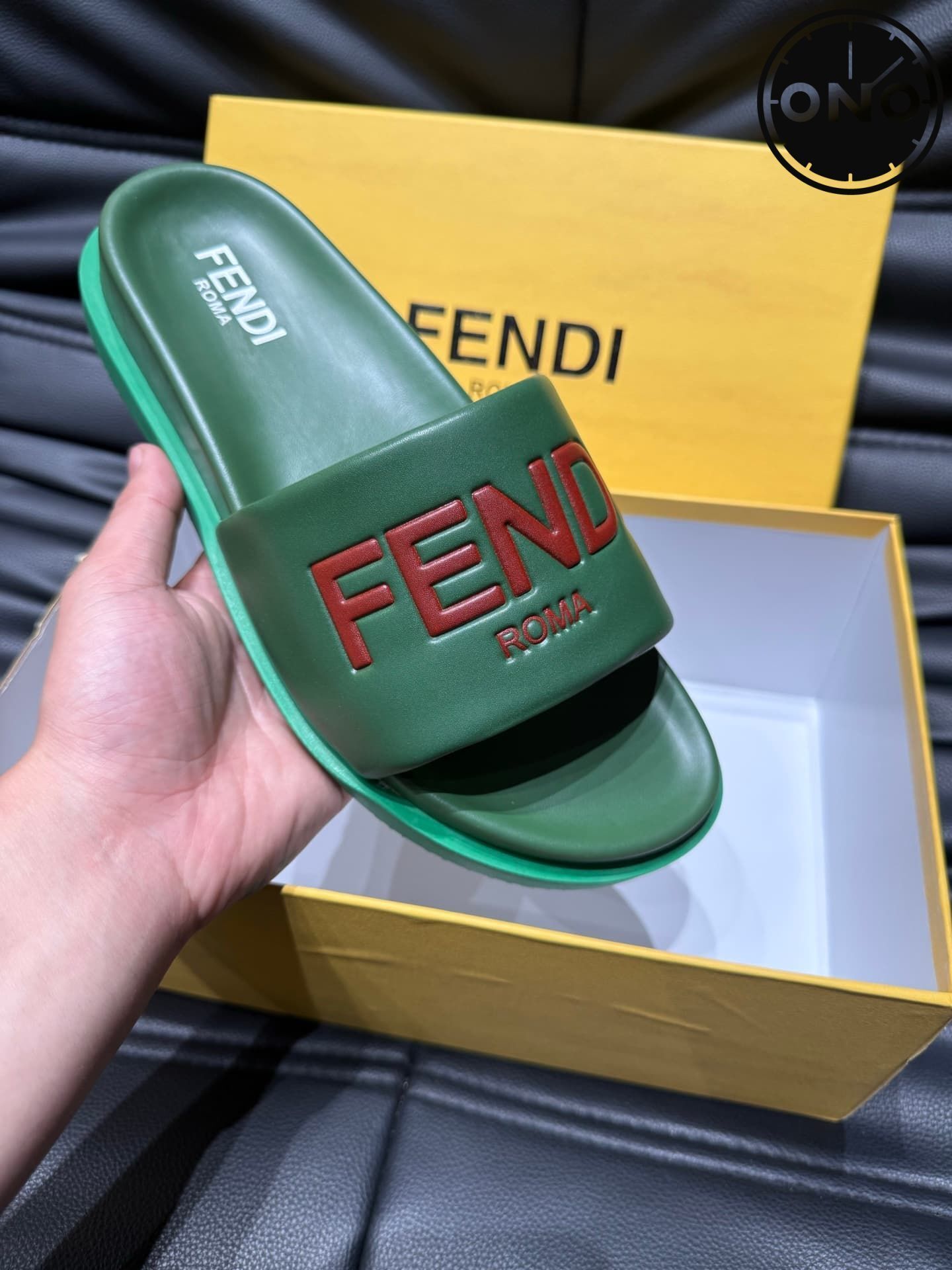 fendi-slippers_33_6.jpg