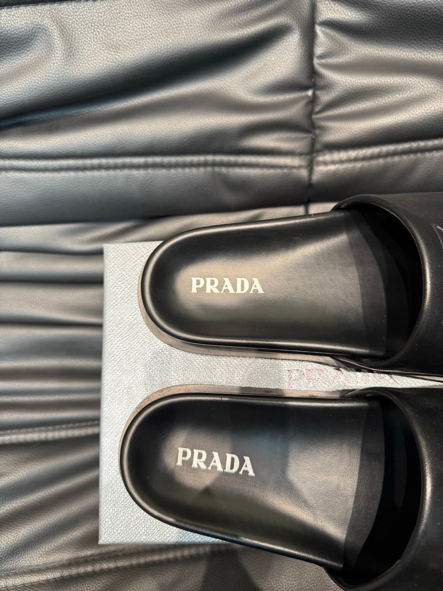 prada-slippers_29_8.jpg