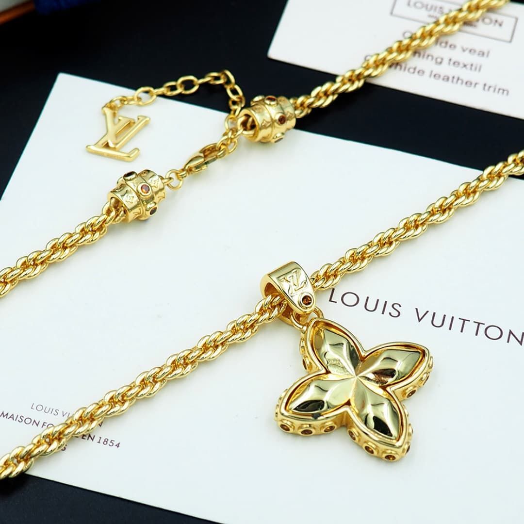 lv-necklace_3_2.jpg