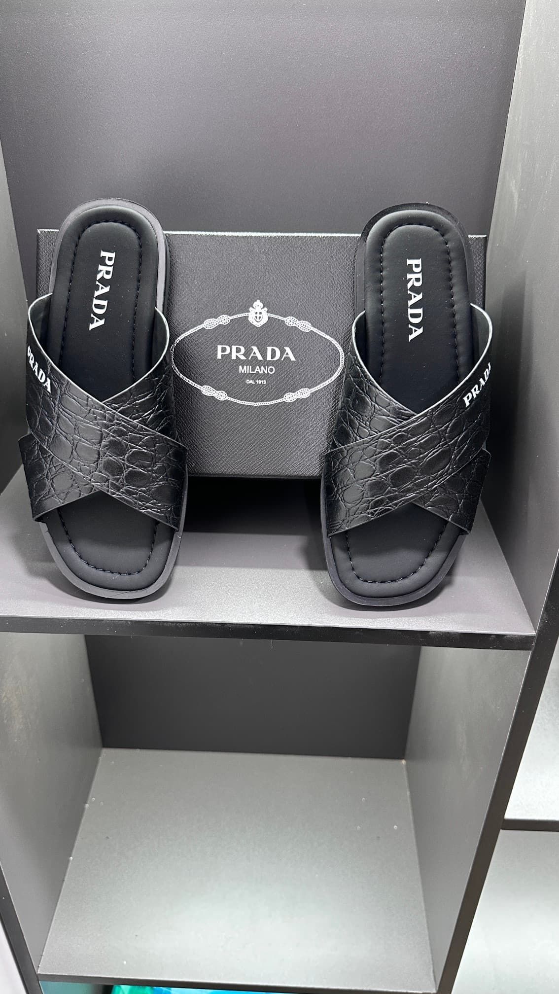 prada-slippers_48_8.jpg