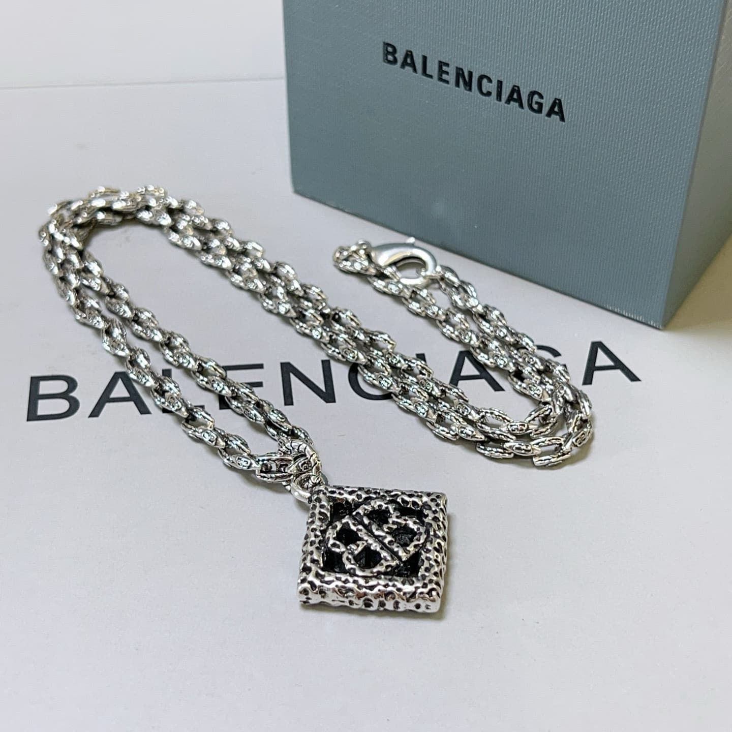 balenciaga-necklace_11_6.jpg