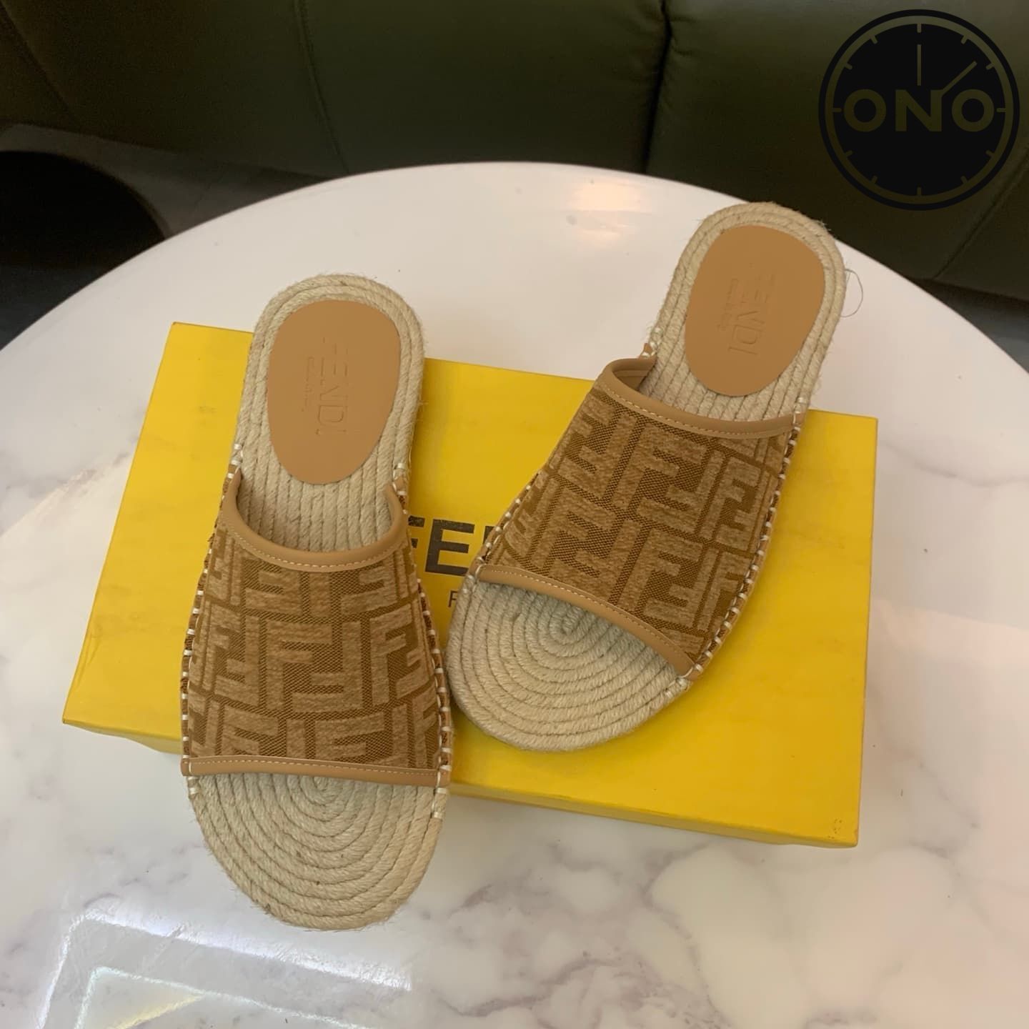 fendi-slippers_23_3.jpg