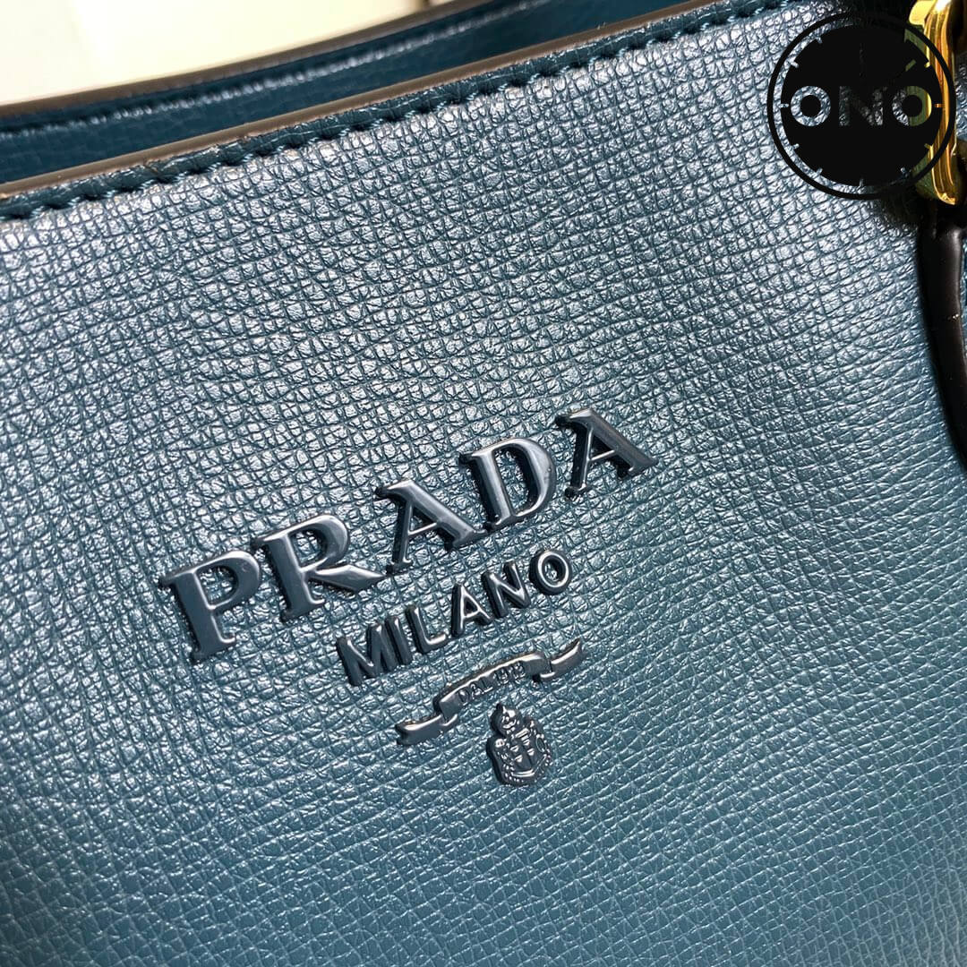 prada_women_147_4.jpg