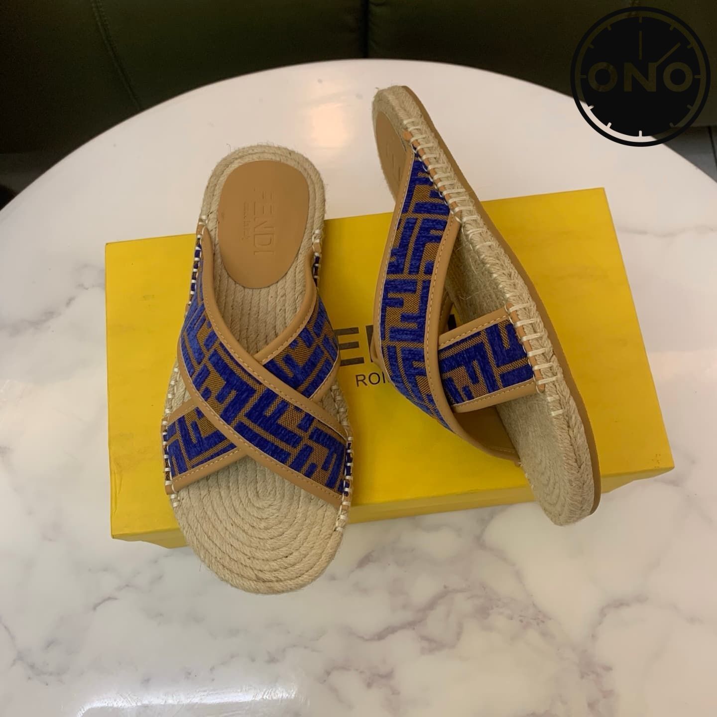 fendi-slippers_3_3.jpg