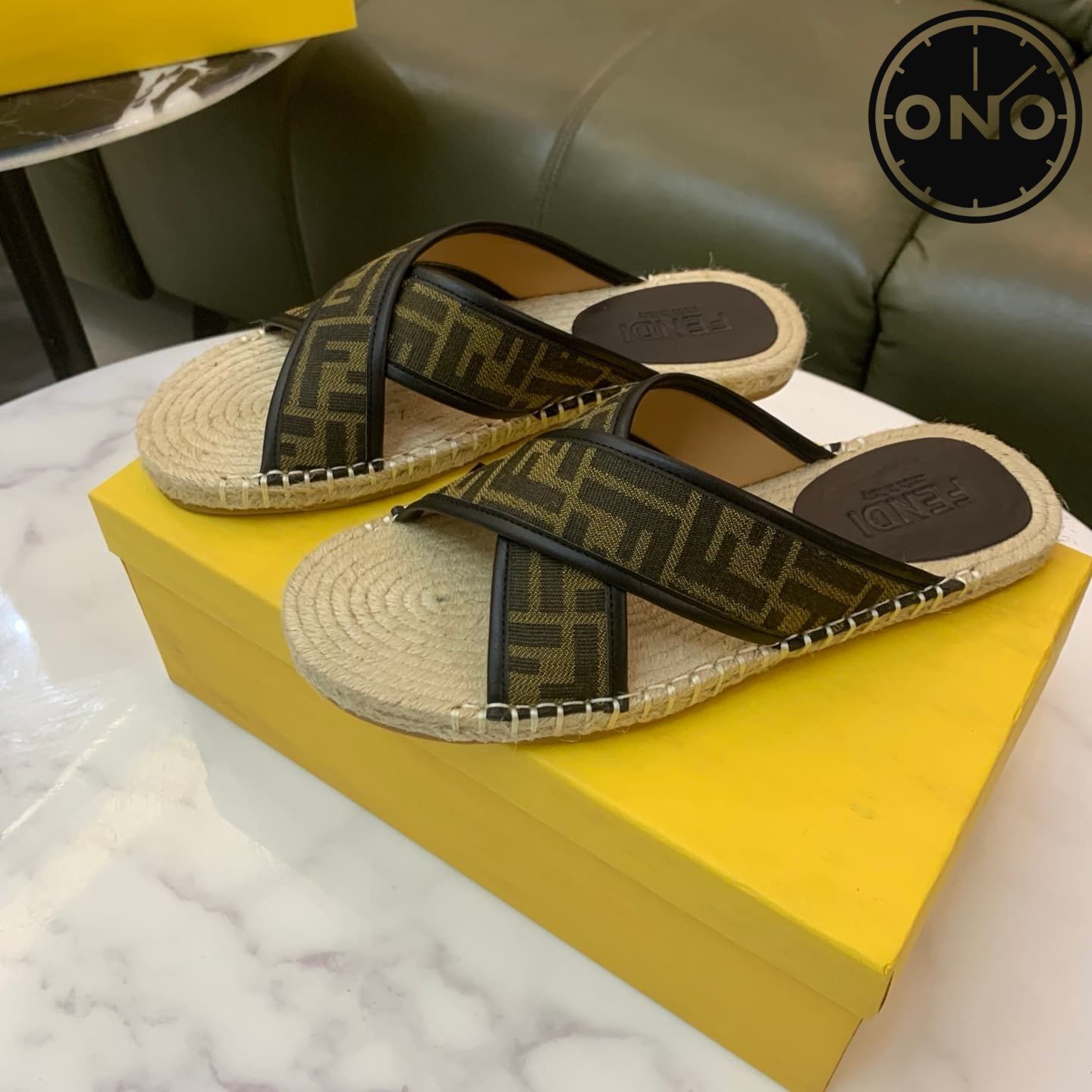 fendi-slippers_7_2.jpg