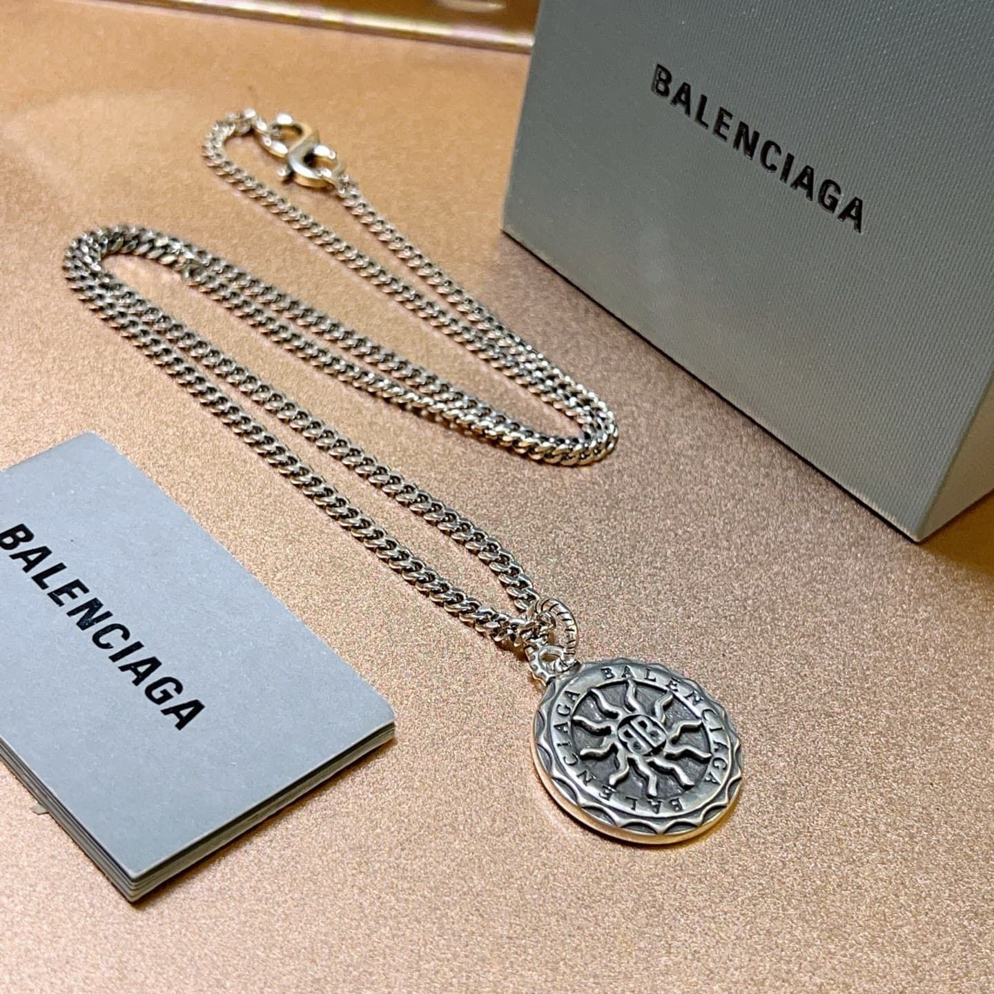 balenciaga-necklace_37_6.jpg