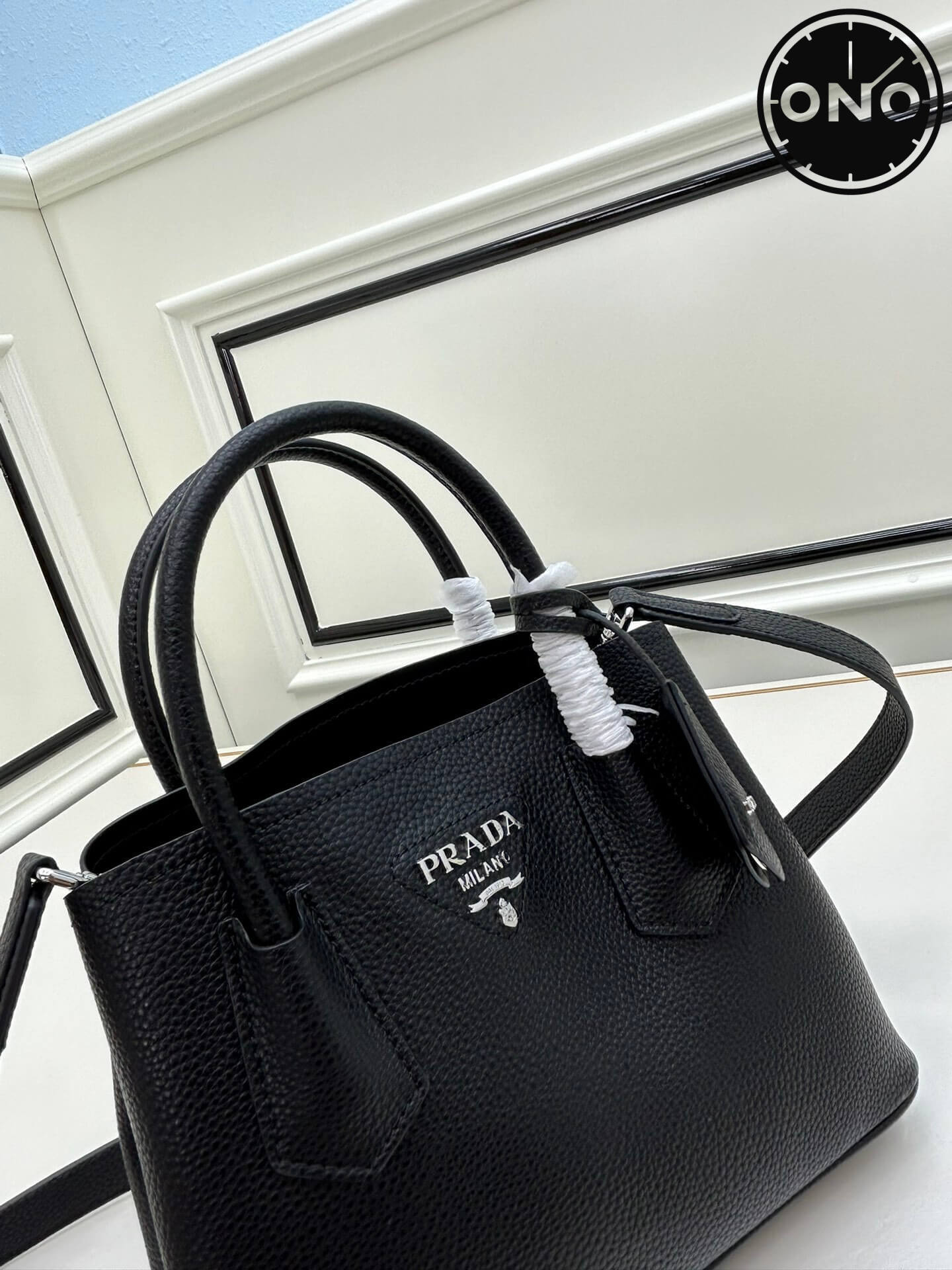 prada_women_85_3.jpg