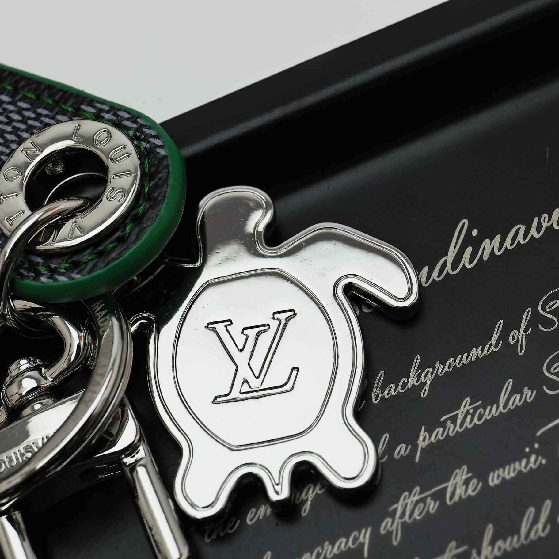 lv-clasp_56_3.jpg