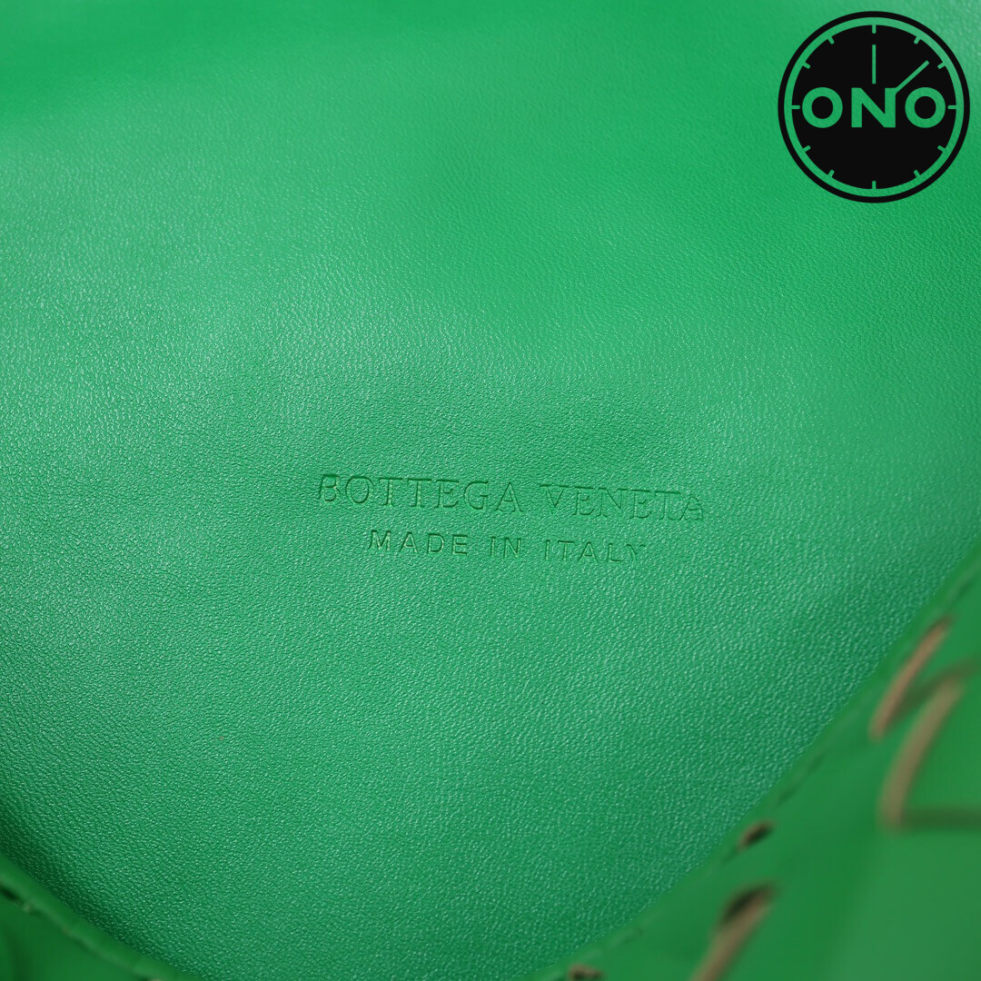 bottega_veneta_women_100_7.jpg