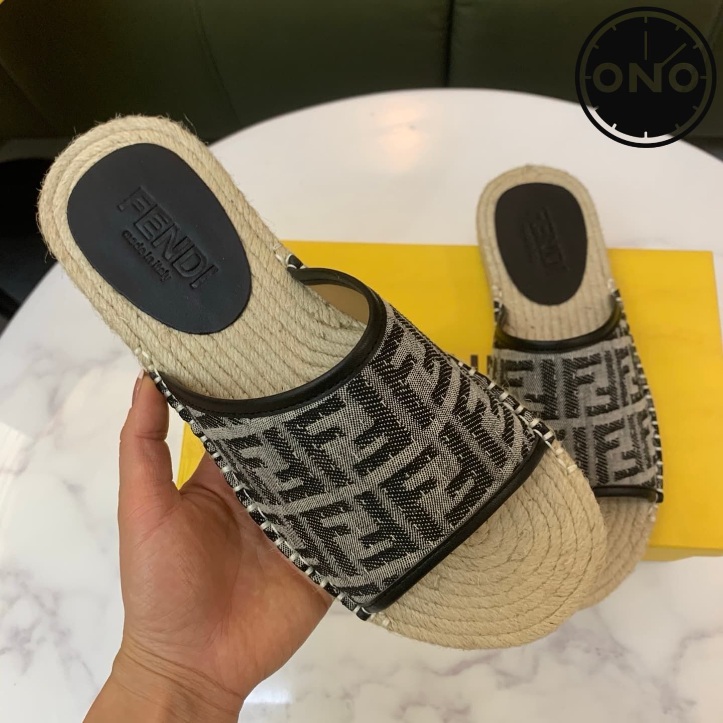 fendi-slippers_19_5.jpg