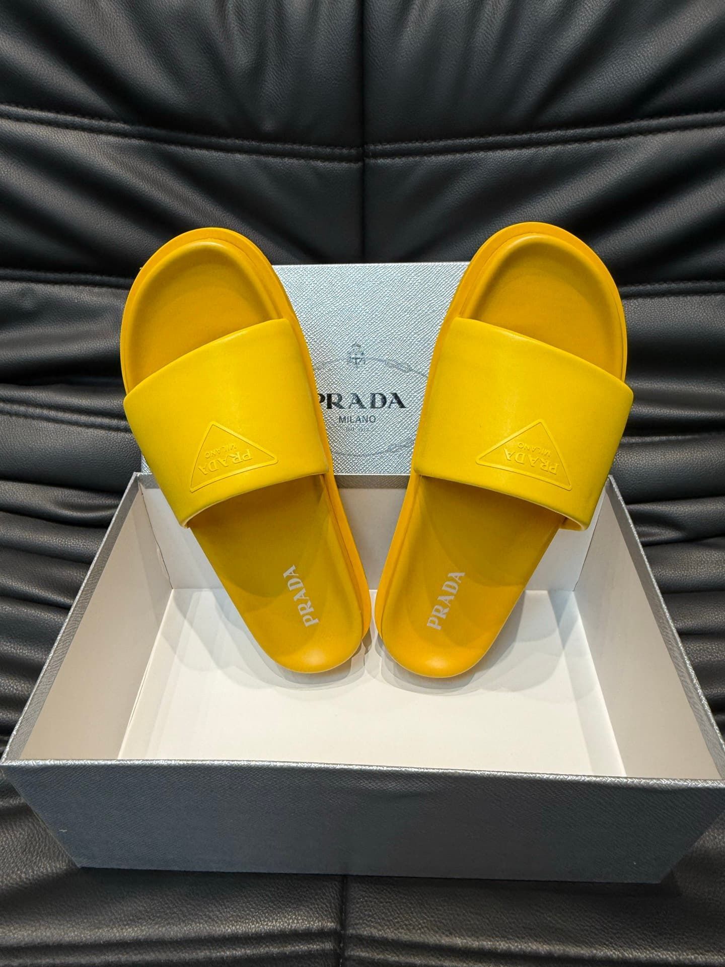 prada-slippers_32_3.jpg