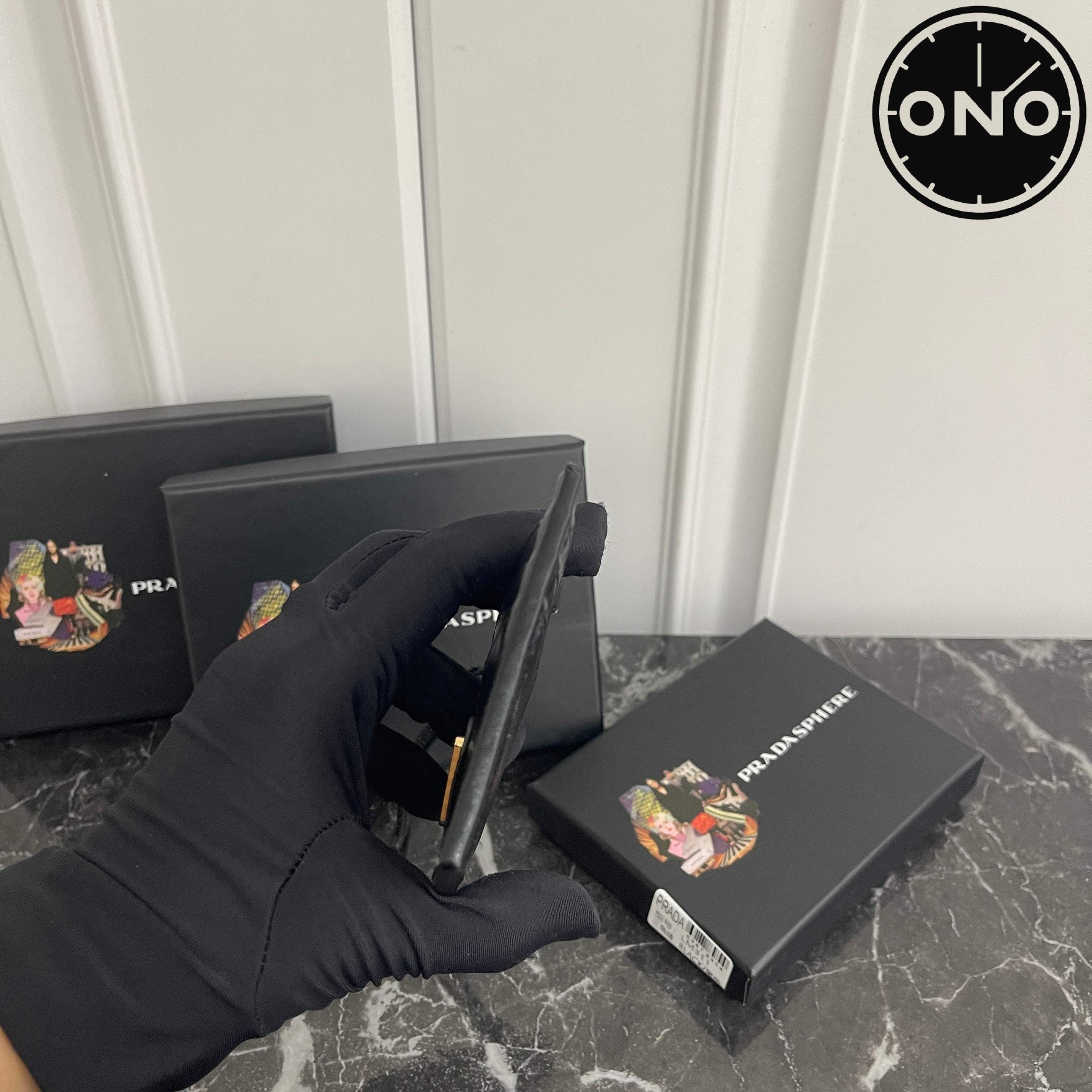 prada_wallet_5_7.jpg