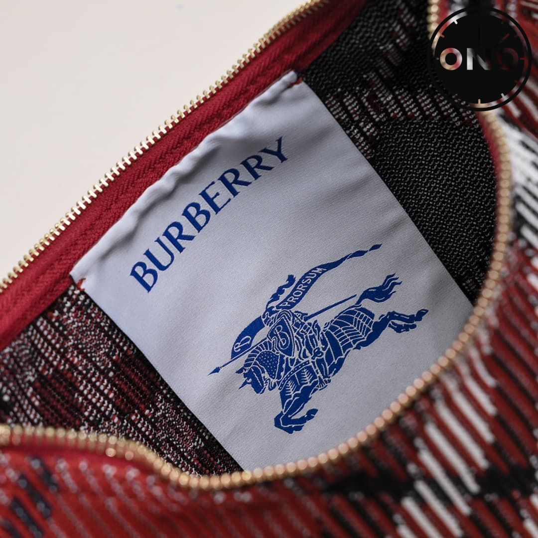 burberry_women_18_7.jpg
