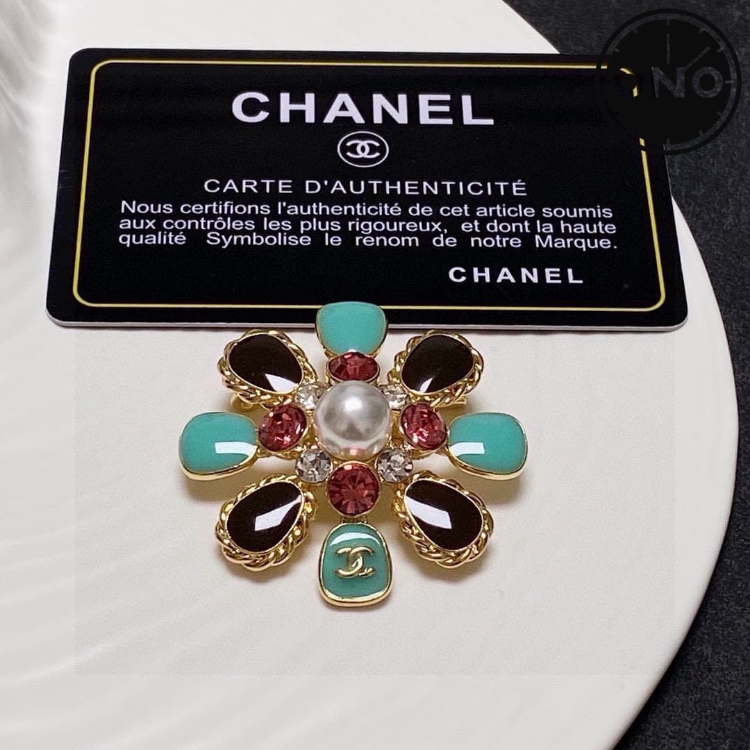chanel-brooch_1_8.jpg