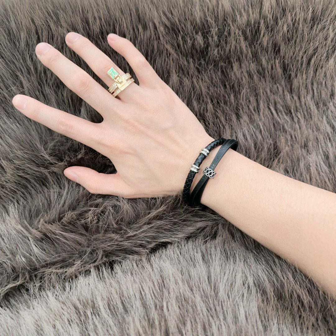 lv-bracelet_4_3.jpg