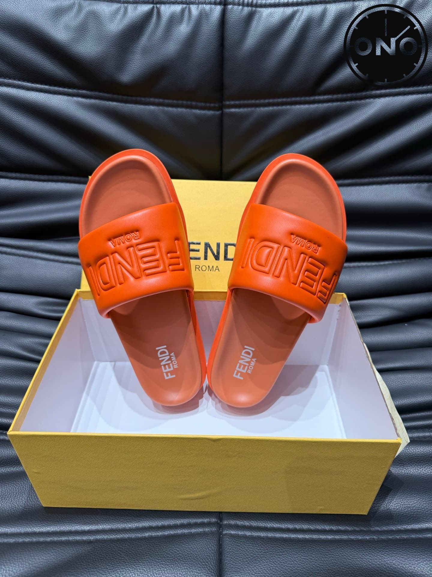fendi-slippers_41_3.jpg