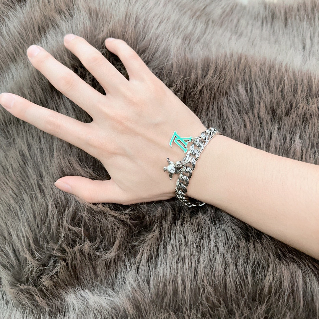 lv-bracelet_8_8.jpg