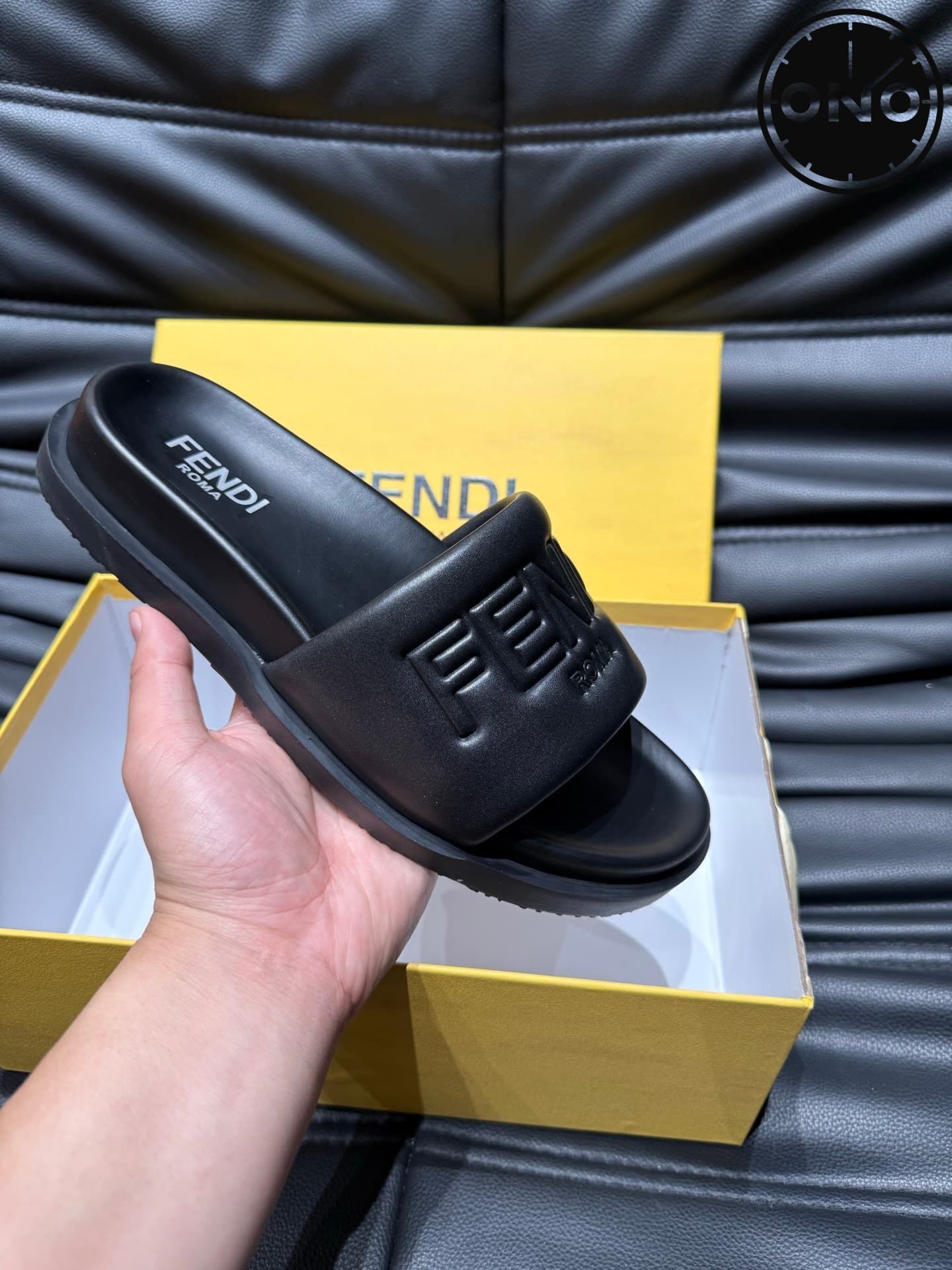 fendi-slippers_37_5.jpg