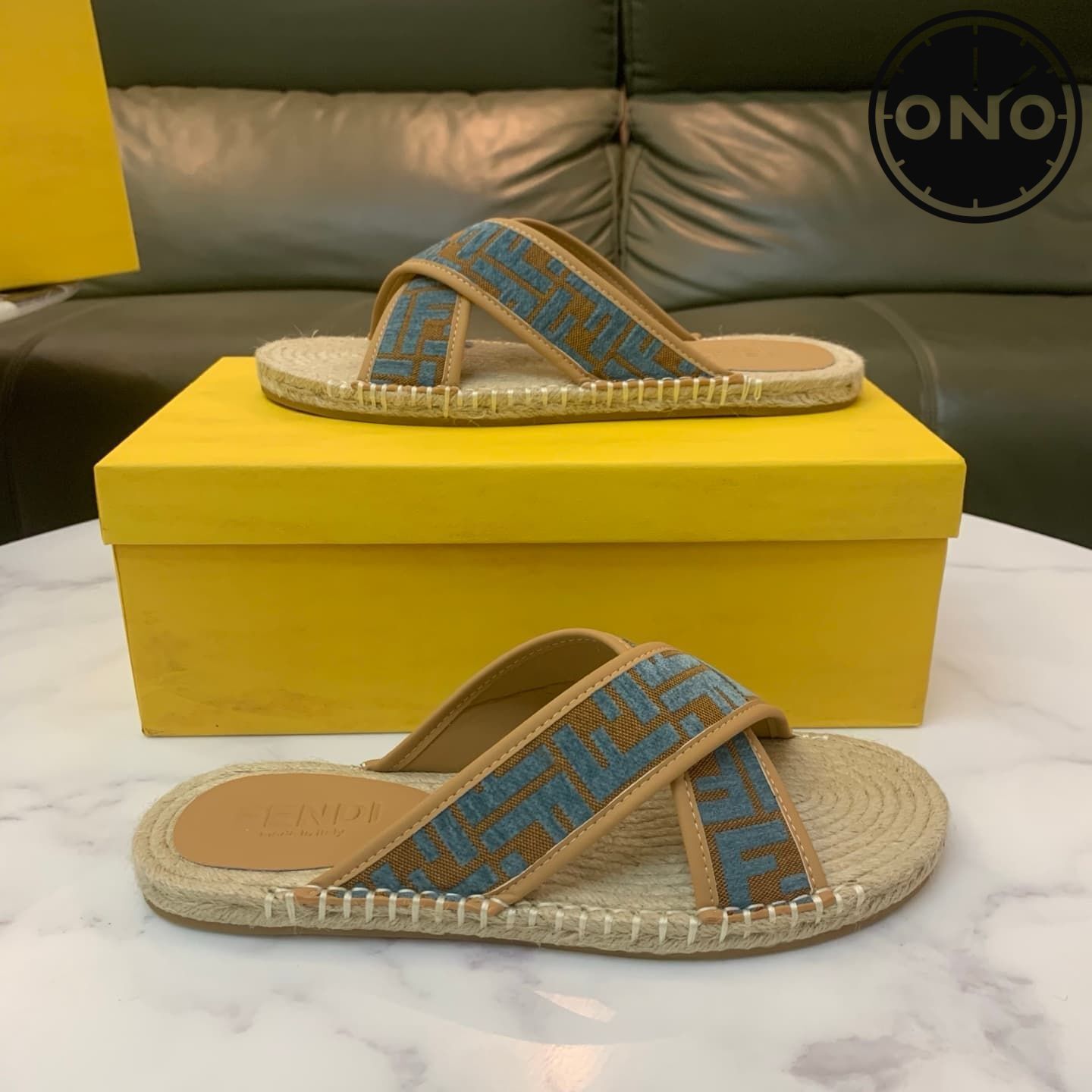 fendi-slippers_5_8.jpg