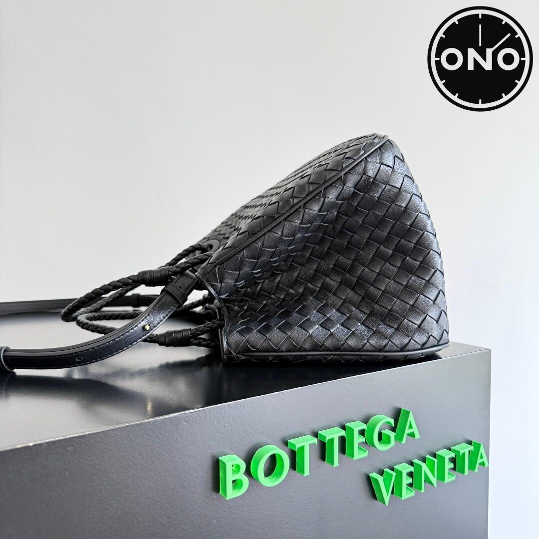 bottega_veneta_women_64_1.jpg