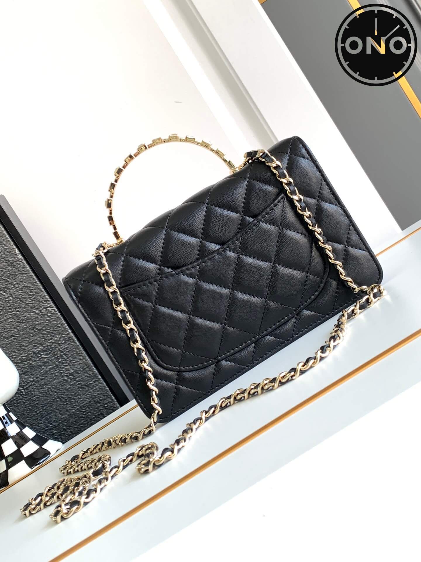 chanel_women_50_2.jpg