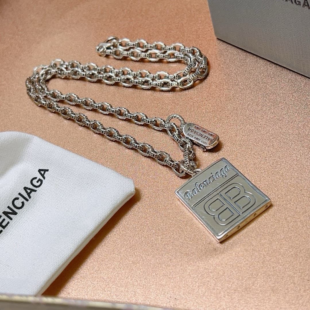 balenciaga-necklace_39_7.jpg