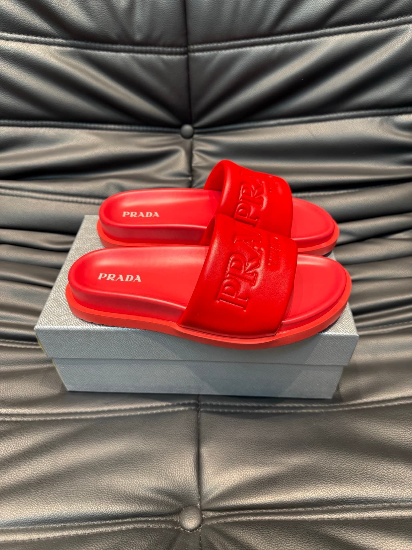 prada-slippers_18_2.jpg