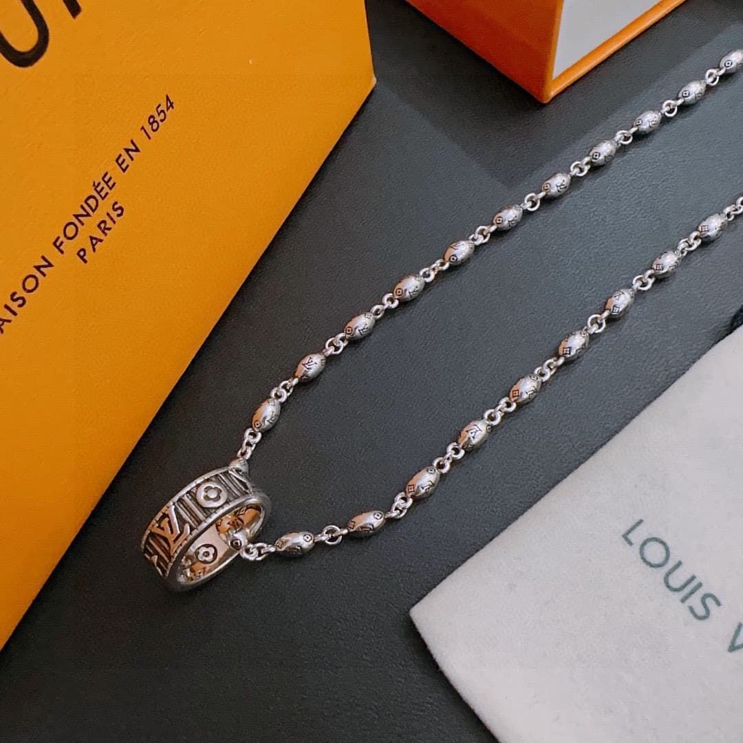 lv-necklace_50_7.jpg