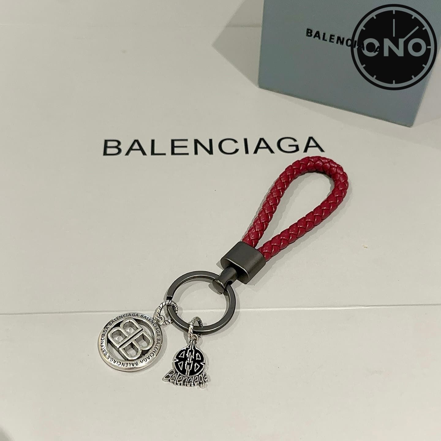 balenciaga-clasp_74_5.jpg