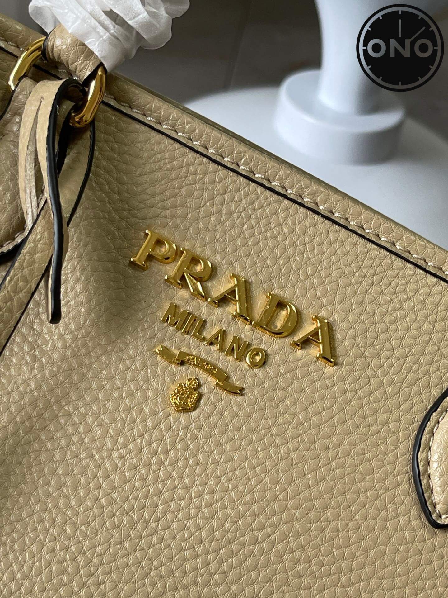 prada_women_133_3.jpg