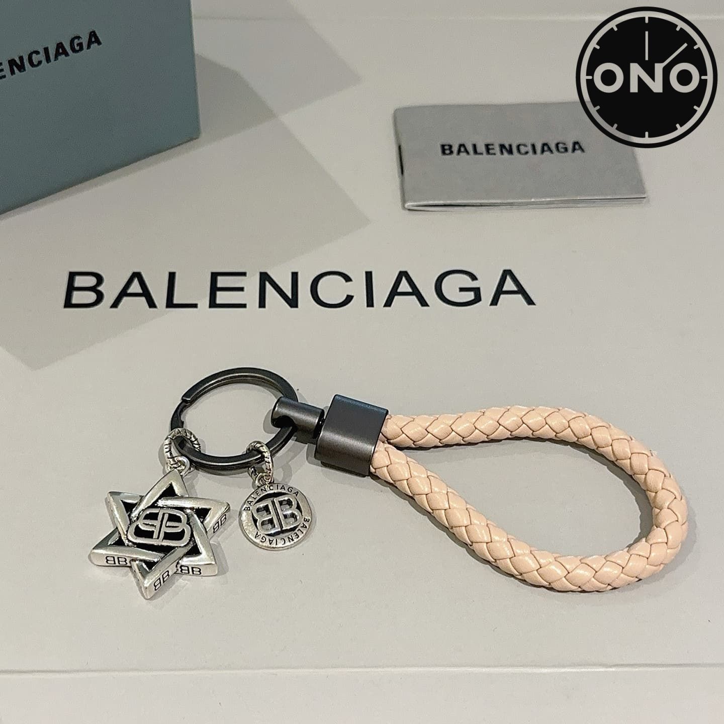 balenciaga-clasp_73_3.jpg
