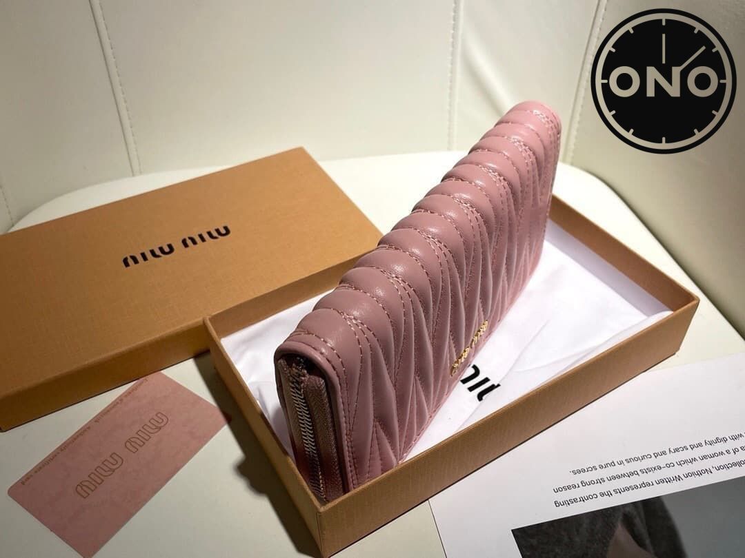 miumiu_wallet_11_4.jpg