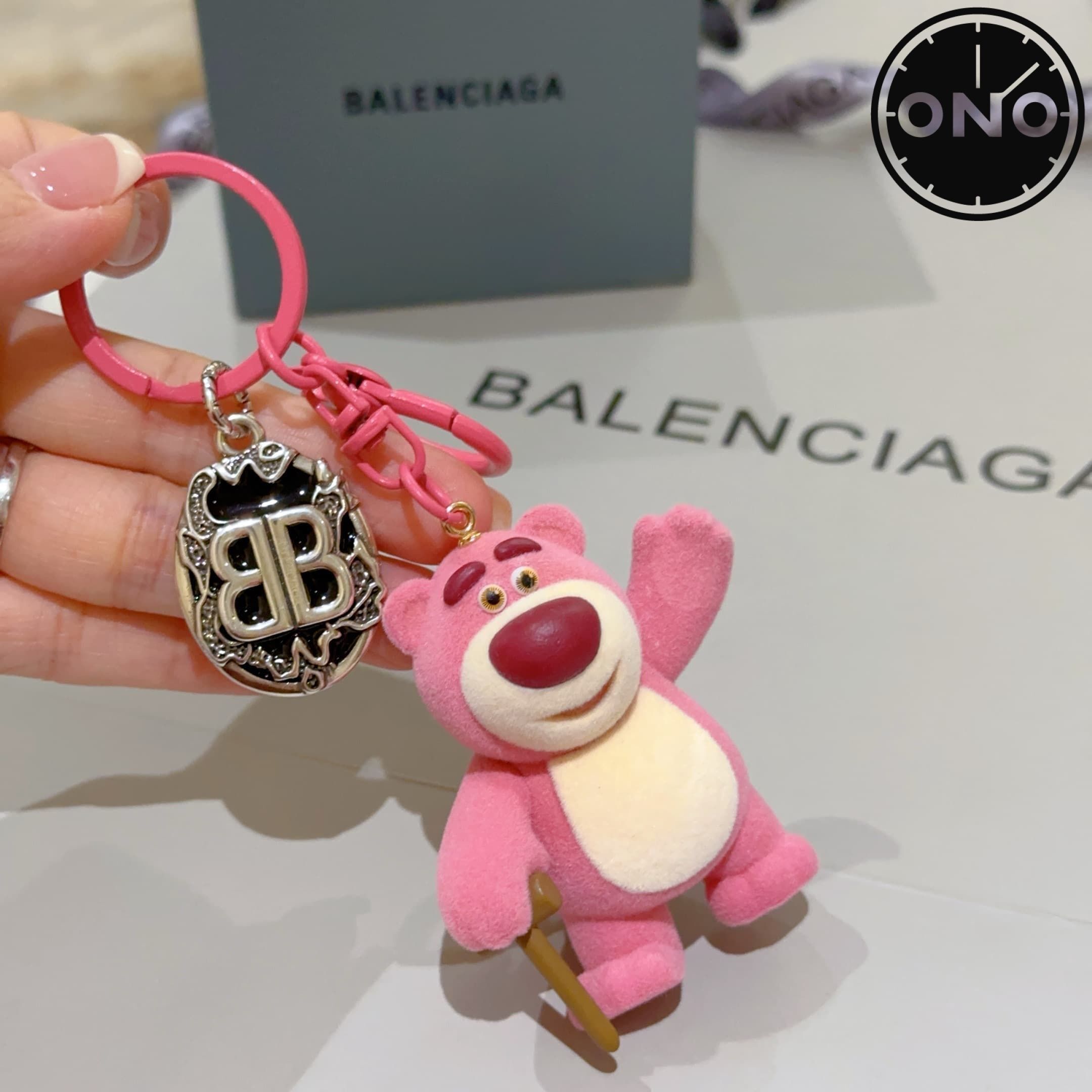 balenciaga-clasp_64_2.jpg