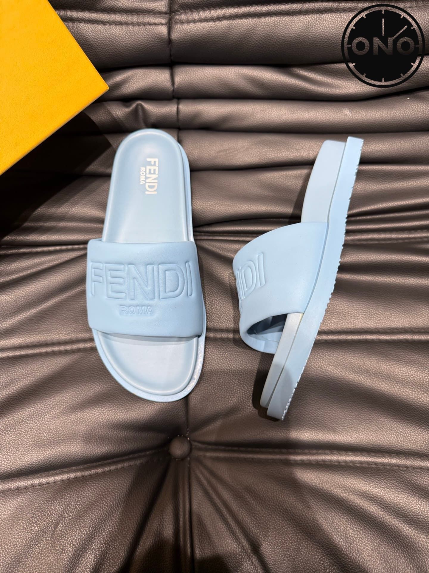 fendi-slippers_39_1.jpg