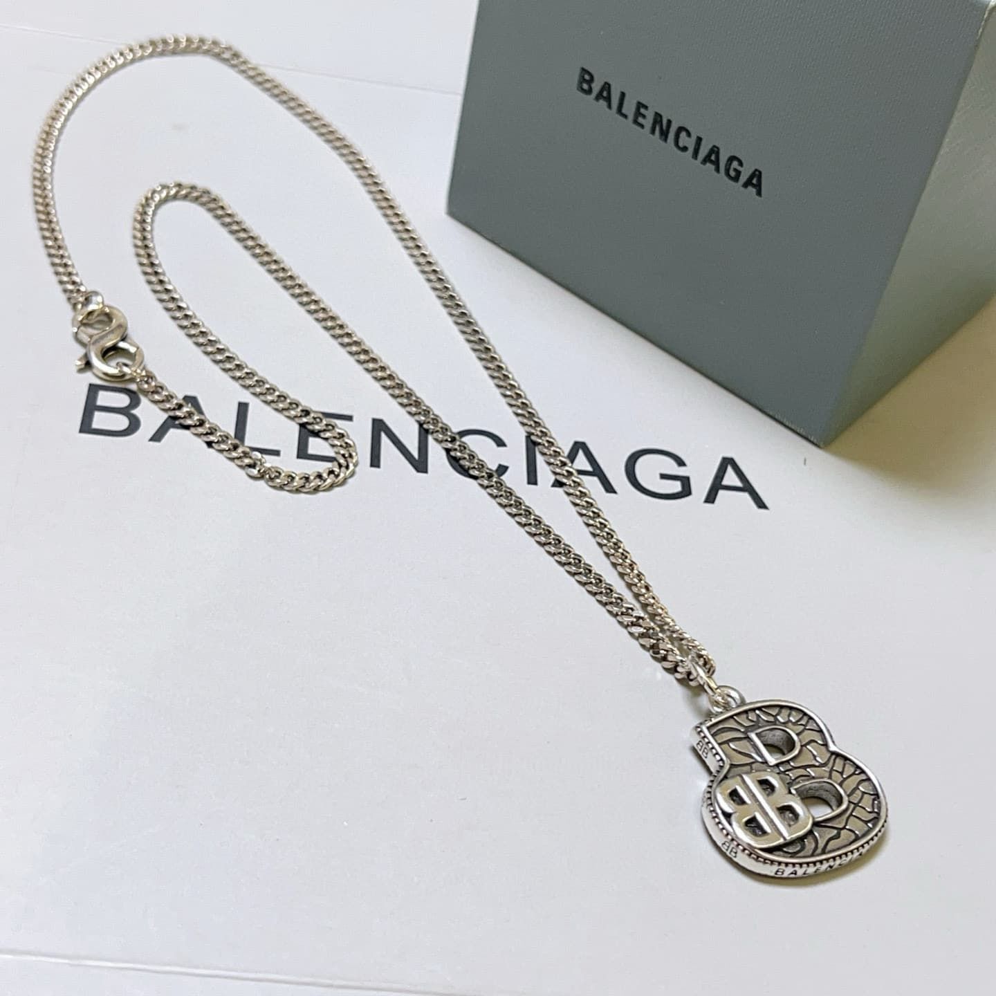 balenciaga-necklace_30_1.jpg